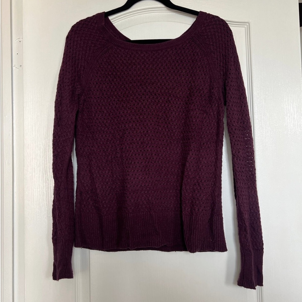 AMERICAN EAGLE purple sweater size M